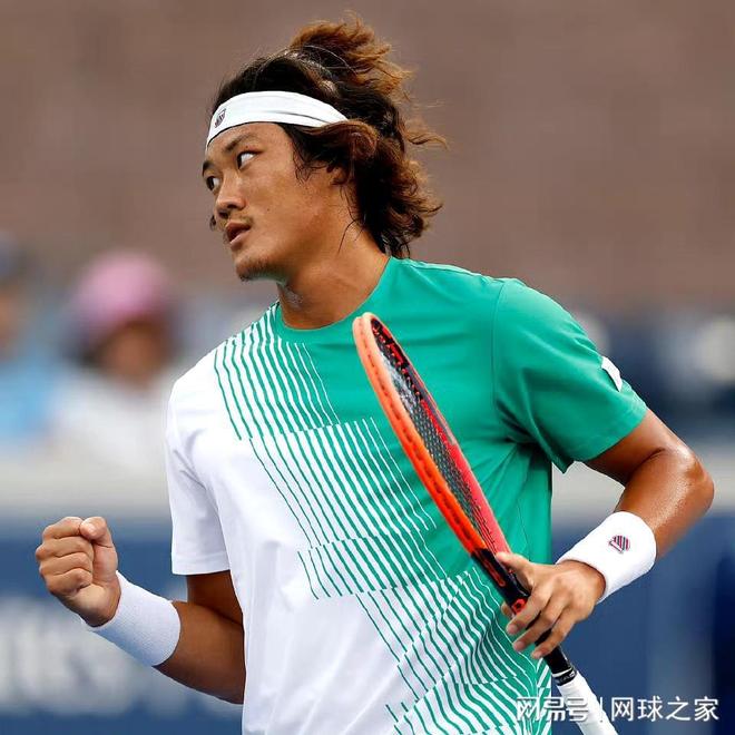 這表明他依 這表明他依