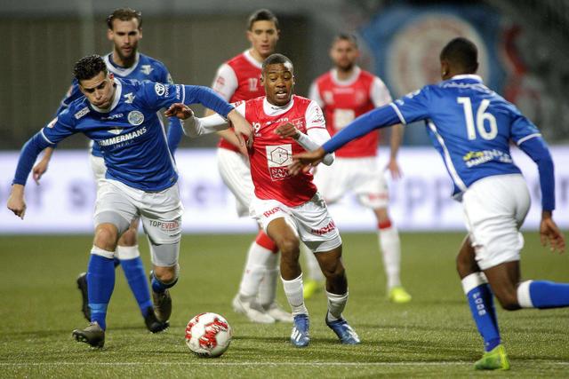 在足球竞争 在足球竞争