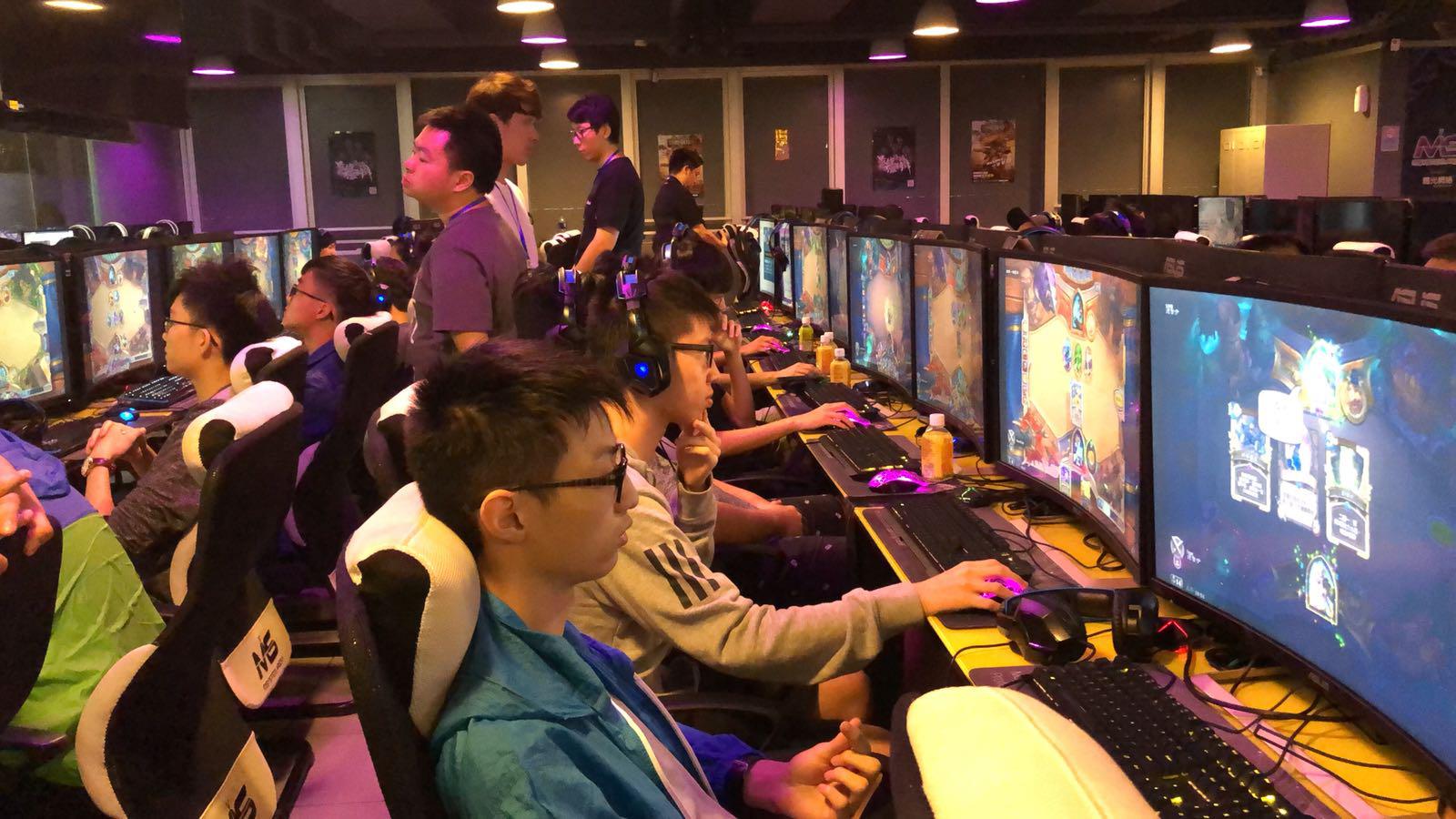 得更高的荣 得更高的荣